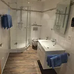 Dreimaederlhaus Rieden Hostel *
