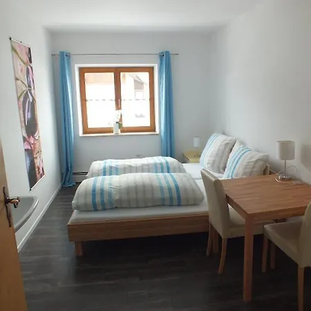 Dreimaederlhaus * Rieden